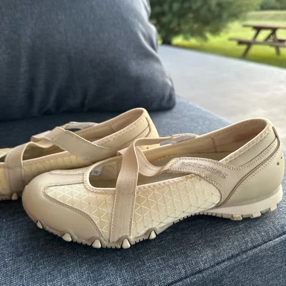 Skechers Beige Women's Athletic Shoes - Picture 8 of 10